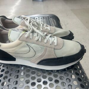 Nike Daybreak Type Summit White